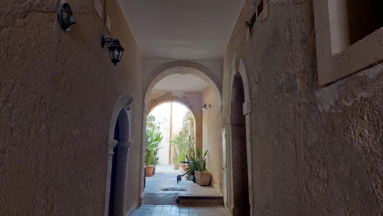 Apartamento La Casa Dei Gatti Syracuse Exterior foto